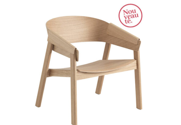 Fauteuil Cozy, présentant un design scandinave avec une assise profonde. Le fauteuil est conçu pour offrir un confort dans les espaces d'accueil et de détente, avec des lignes épurées et un style accueillant.